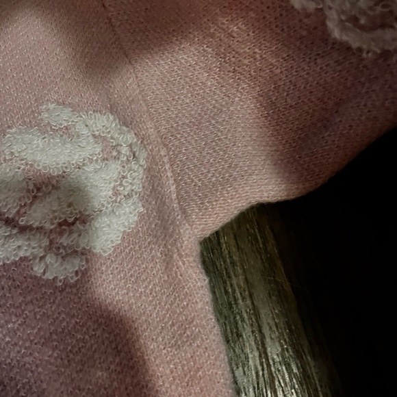 Beautiful and fun pink and flower sweater - Picture 2 of 5
